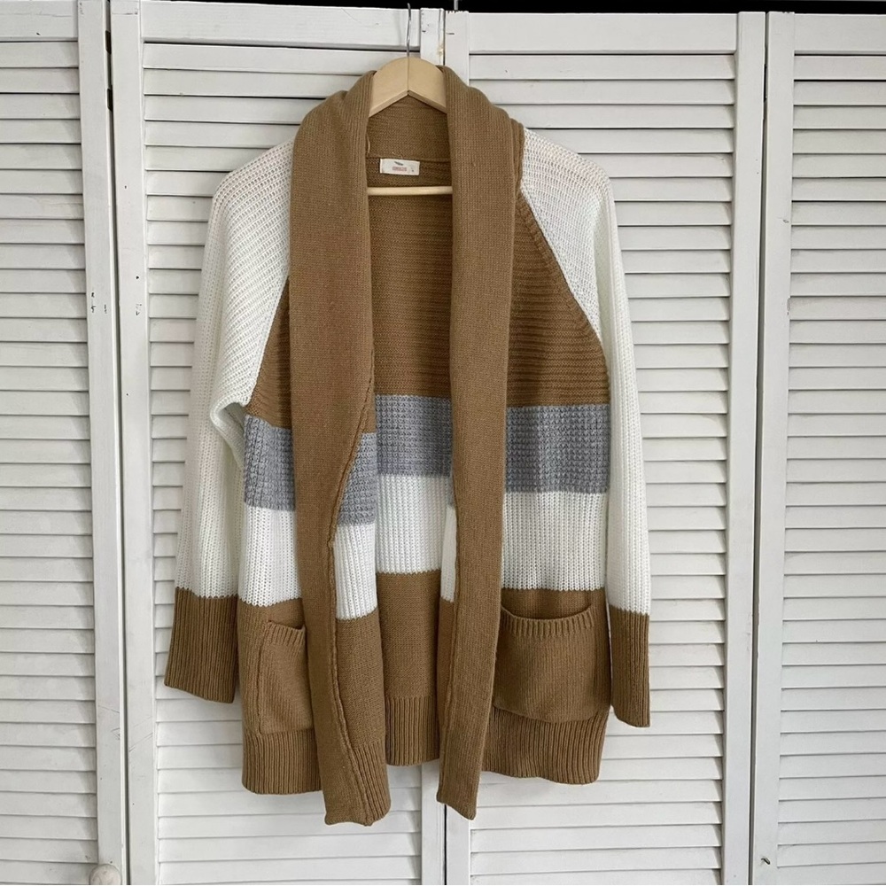 Hummingbird knit cardigan size medium